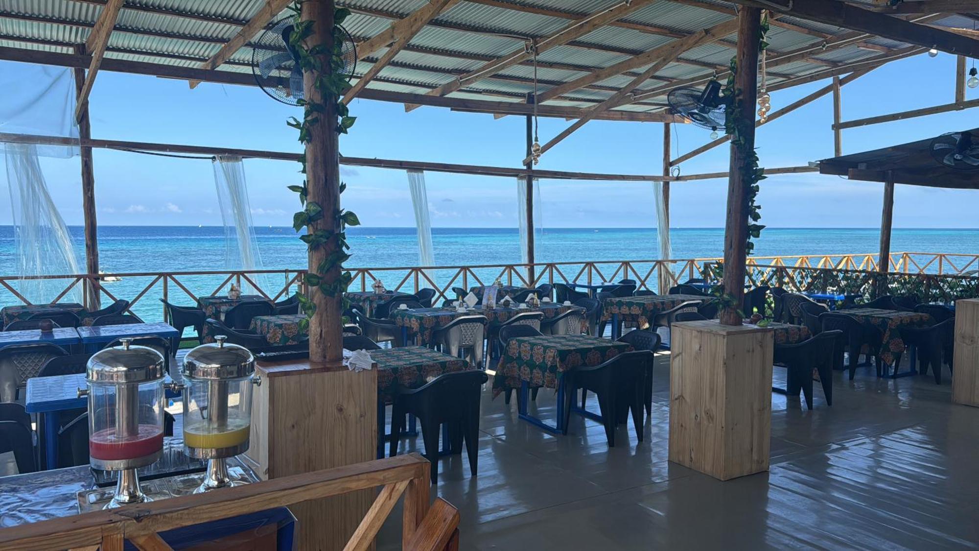 Blue Tides Hotel Nungwi Bagian luar foto